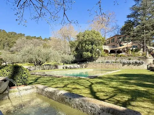 Propriété 10 pièces 470 m²