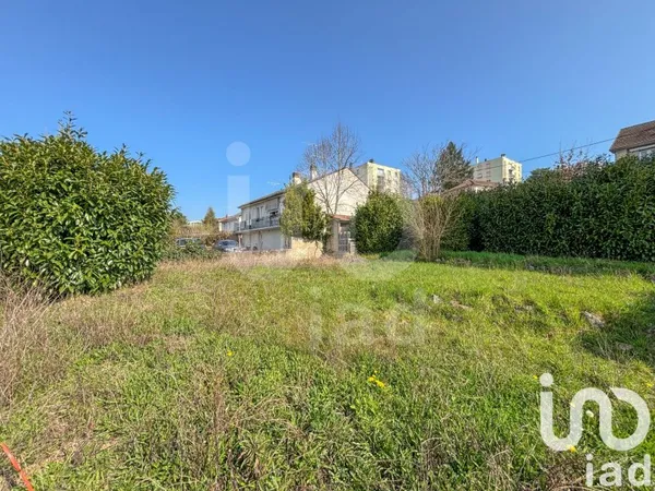 Terrain 302 m²
