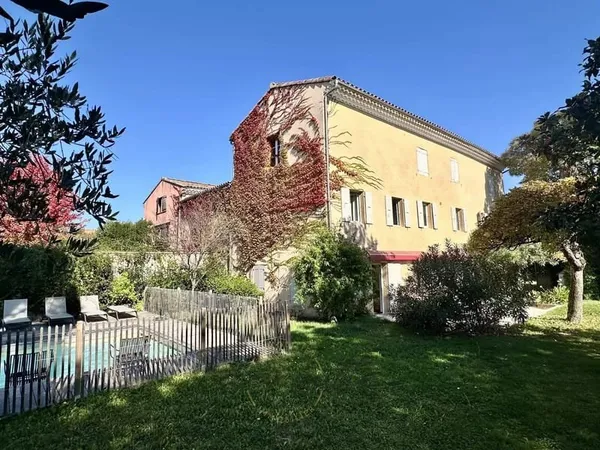 Ensemble immobilier - 10713