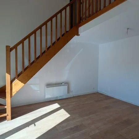 Appartement 2 chambres plein centre bourg avec place parking privé