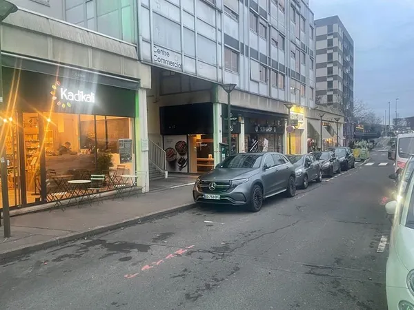 Stationnement Location Suresnes   80€