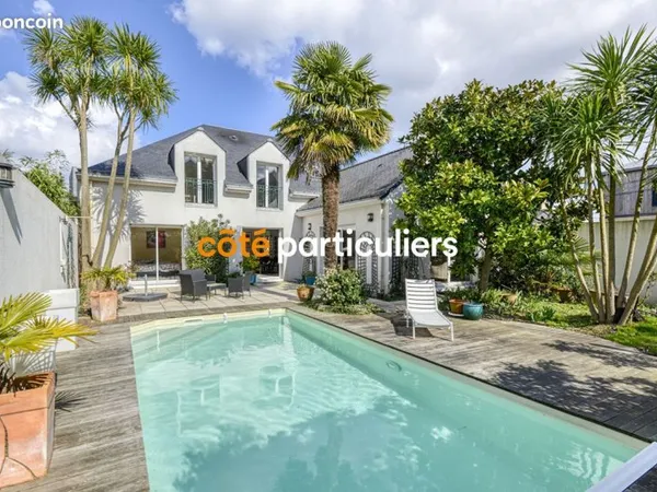 Maison 10 pièces 326 m²