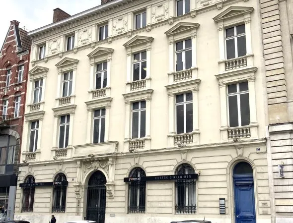 Local professionnel 148 m²