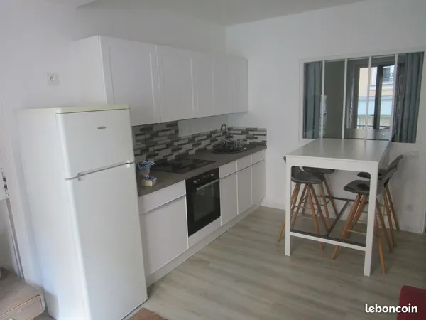 Appartement meublé centre laval