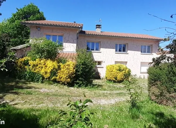 Maison à Roche (152m² en 2 : F4 et F2) terrain 2200m²