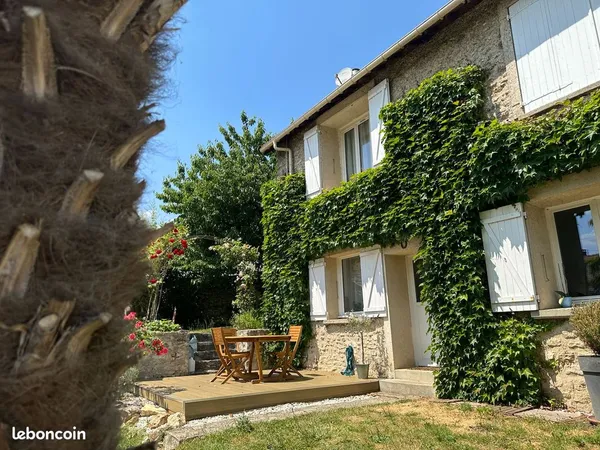 Charmante maison et sa dépendance au calme à deux pas des commodités et accès direct Paris