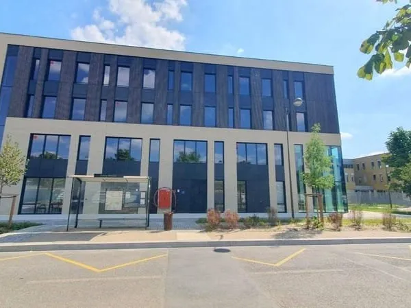 Bureaux 1960 m²
