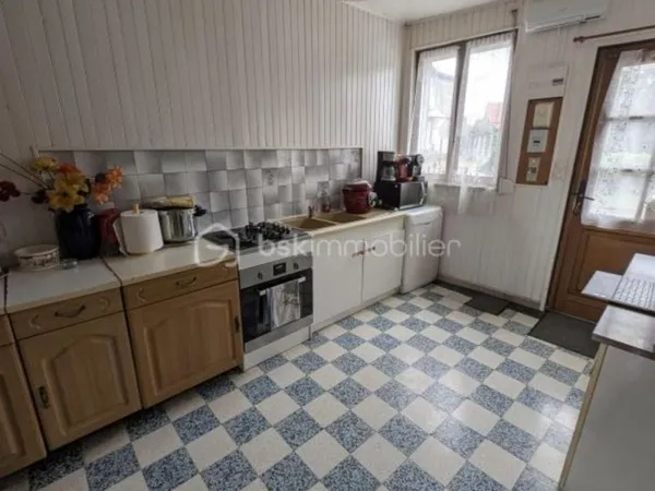 Maison avec jardin et dépendance à rafraîchir