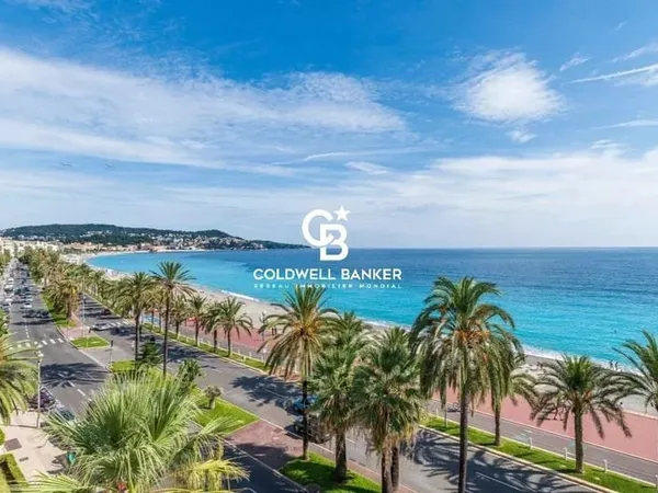 Appartement de 70 m2, traversant avec vue mer panoramique-Promenade des Anglais, Nice.