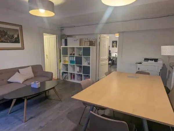 Paris-3ème-Ensemble de bureaux 120.44M²