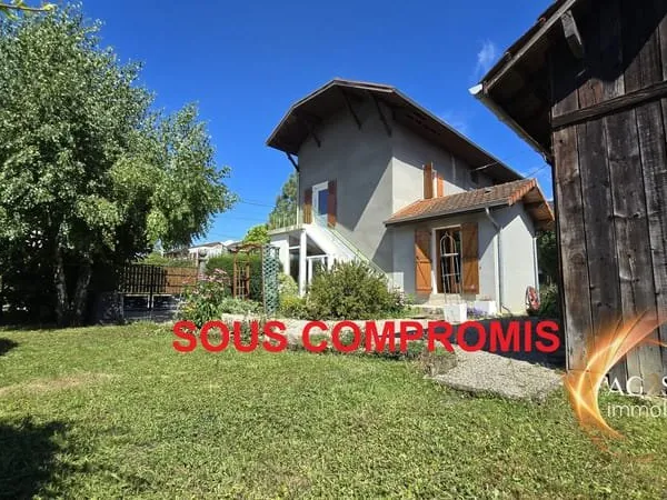 Charme d'une maison ancienne en plein coeur de Pontcharra