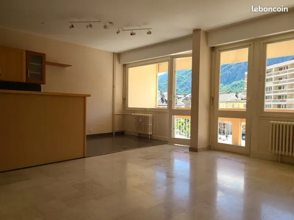 Bel appartement rénové 3 Chambres centre ville