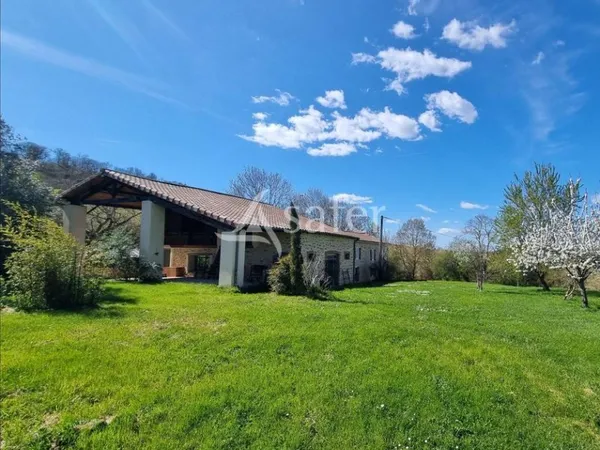 Maison 9 pièces 235 m²