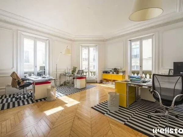 Bureaux 180 m²