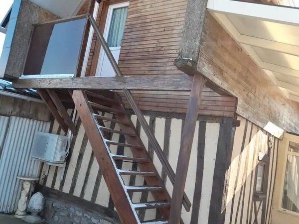 Loue appartement dans petite maison