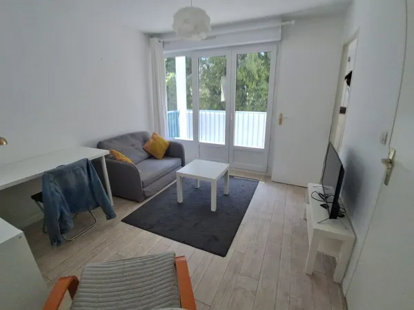 T1 bis meublé avec balcon et parking, proche Facultés