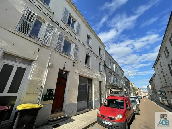 Local Rue du Commerce RENAISON