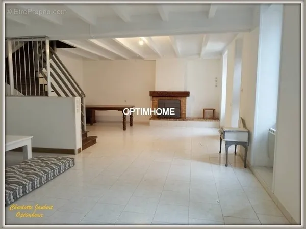 Parcoul - Maison en pierre avec jardin - 132 m² - Proche commodités