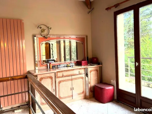 Villa cherche colocataire