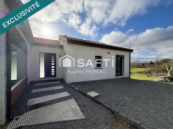 Maison d'architecte rénovée avec piscine et terrain