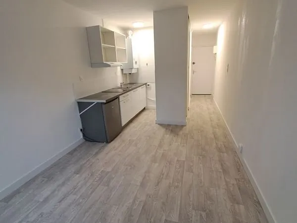 Studio 21.61m² Alco refait à neuf résidence sécurisée