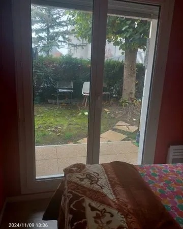 Chambre meublée à 230 (CC)avec jardin privé