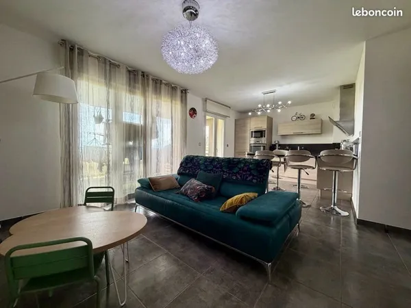 Appartement T4 76 m2 avec terrasse + parking