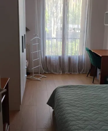Loue 2 chambres en appartement 100m²