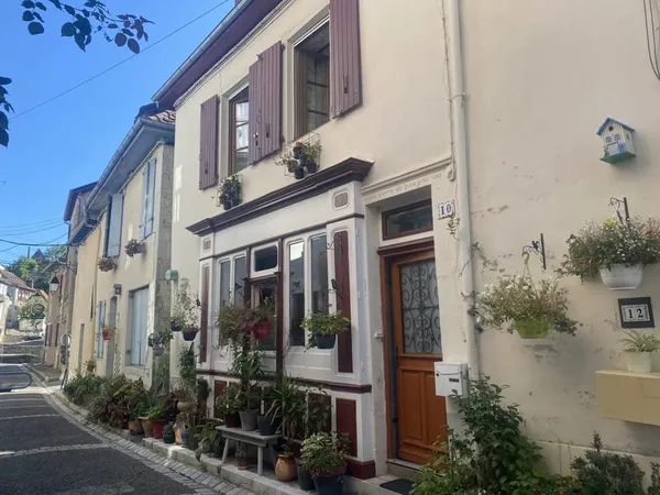 Superbe Maison de Ville en Parfait État, Centre Historique