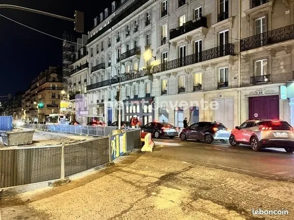 Commerce mobilier/décoration 190 m²