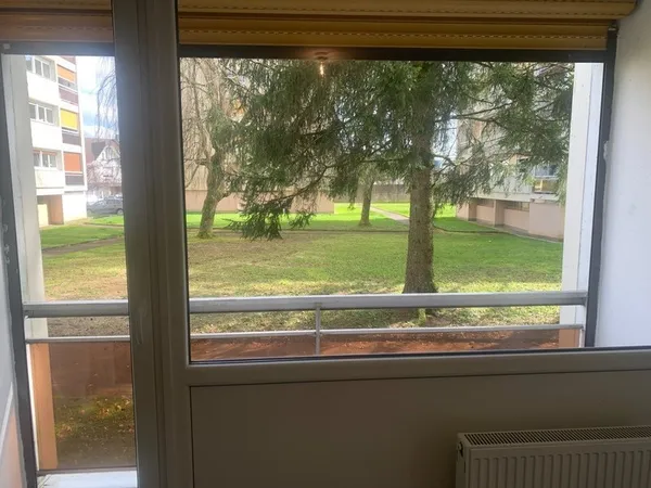 APPARTEMENT LUMINEUX -3 CHAMBRES - LONGWY-HAUT- PROCHE FRONTIERES ET COMMERCES