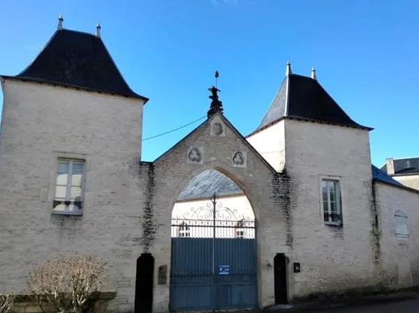 Logis Historique Raffiné, Restauré avec Goût, Tusson, Près d'Angoulême