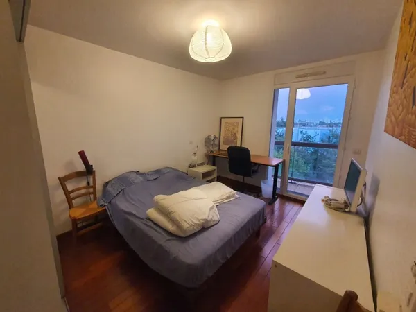 Loue chambre dans appartement