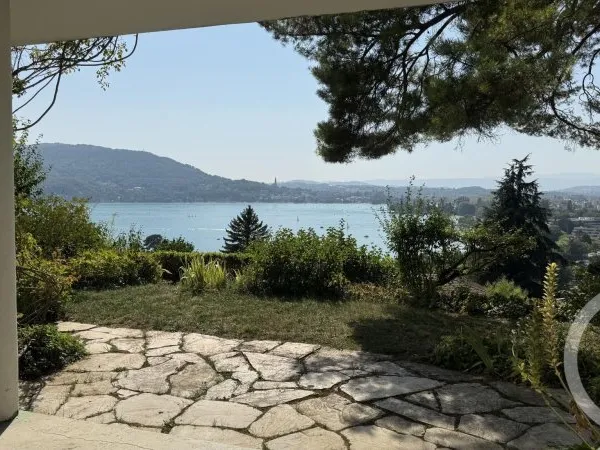 Maison 8 pièces 207 m²
