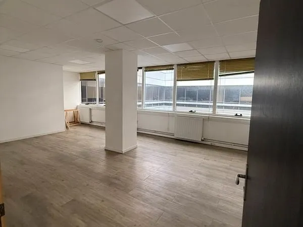 Bureau de 34m² à vendre - Cergy Préfecture , avec place de parking