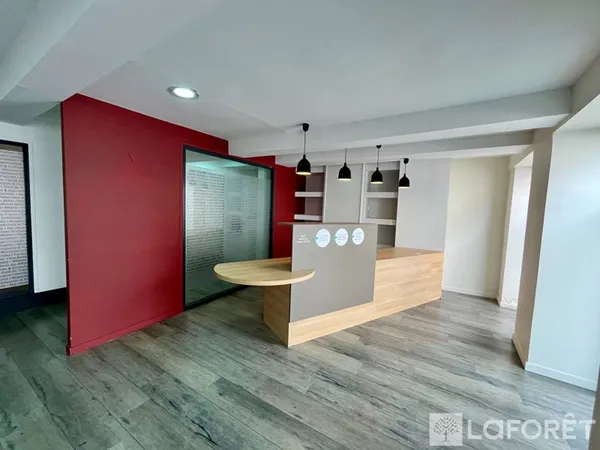 Local commercial 112 m²