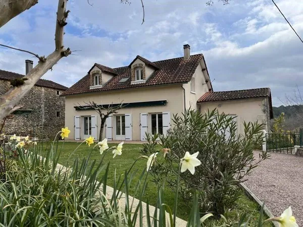Maison 7 pièces 233 m²