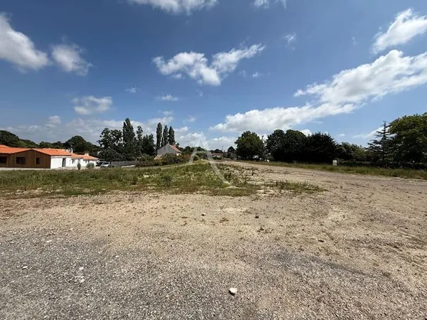 Terrain 836 m²