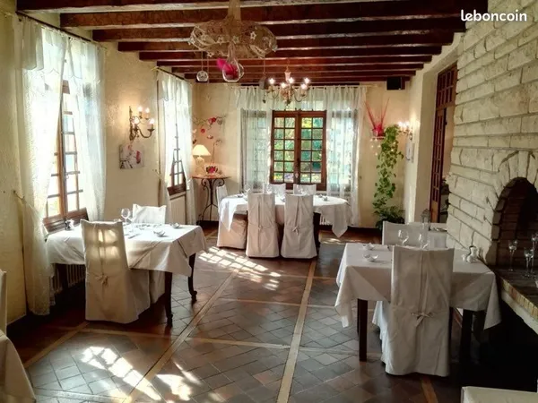 Grande maison à rénover - Ancien restaurant - Idéal investisseur - 110 000
