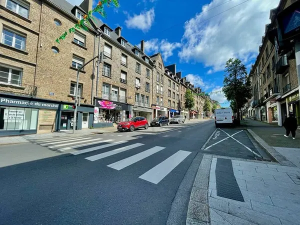 FLERS - CENTRE VILLE RUE DU SIX JUIN LOCAL