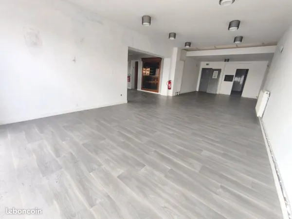 Maison avec surface commerciale