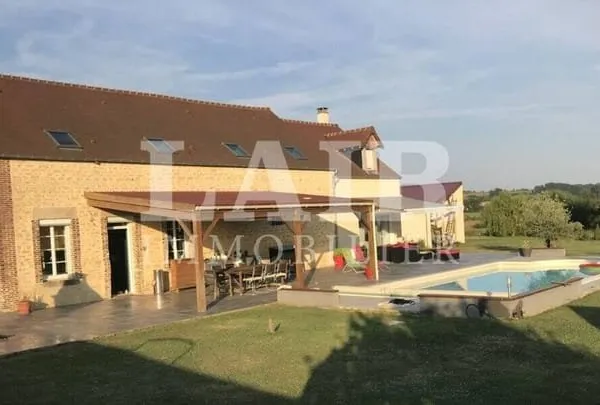 Maison 9 pièces 233 m²