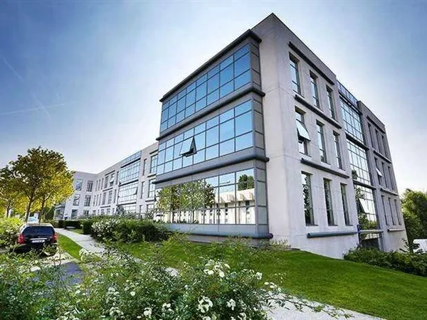 Bureau 3648 m²
