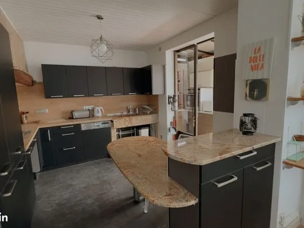 Grand appartement rénové 160 m² - Idéal colocation ou famille - Terrasse + véranda