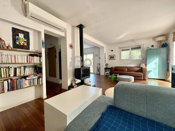 À La Valette-Du-Var, maison 4 chambres rénovée.