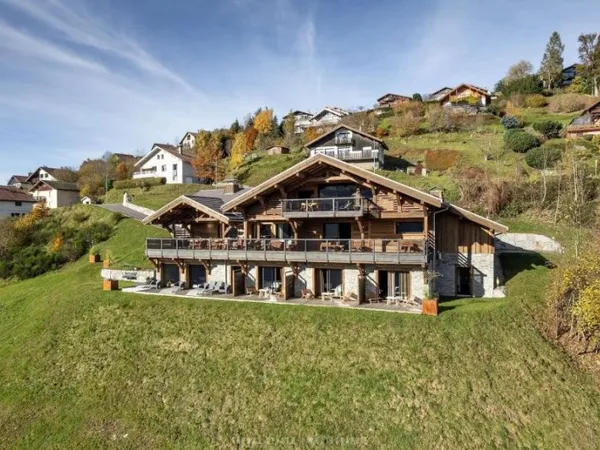 Maison 700 m²
