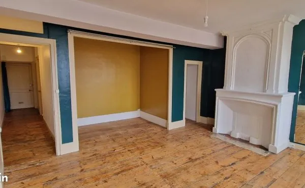 A louer appartement 50 mêtres de marché central