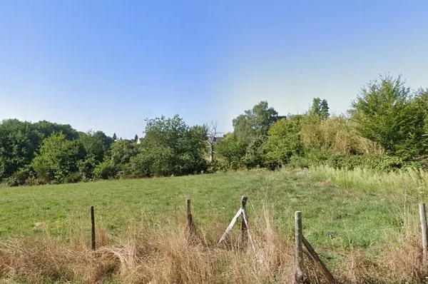 Terrain constructible à 300 m du Lac de Soursac