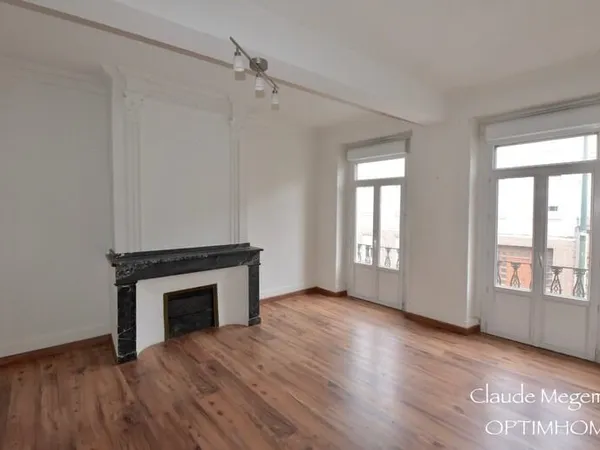 BEL APPARTEMENT T5 AVEC TERRASSE EN CENTRE VILLE DE LAVAUR