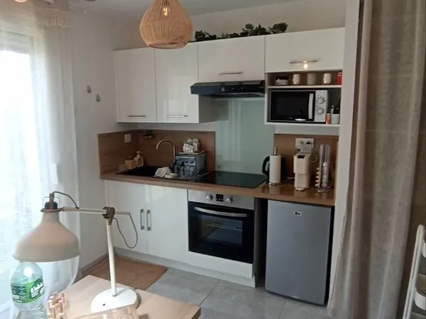 A louer - Bureau/ Studio 20 M2 avec terrasse privative - Disponible au 1er juin